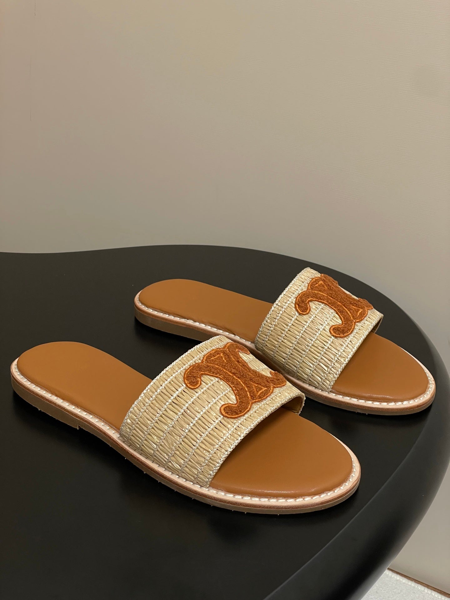 25ss Spring and Summer New Retro Straw Slippers