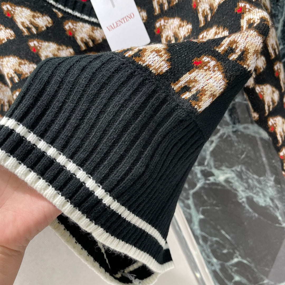 V 25 Early Fall New V-neck printed knitted long sleeves