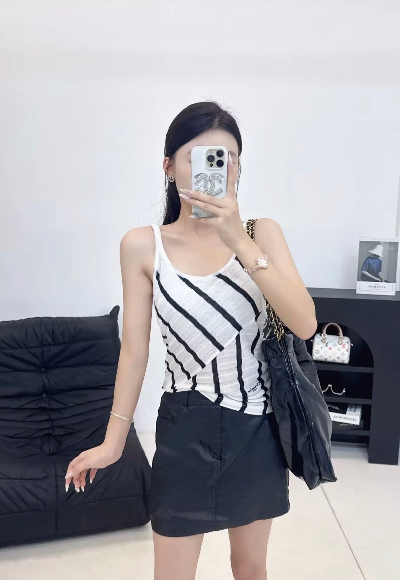 D 25 Early Autumn New Fake Two-piece Spliced Diagonal Striped Vest