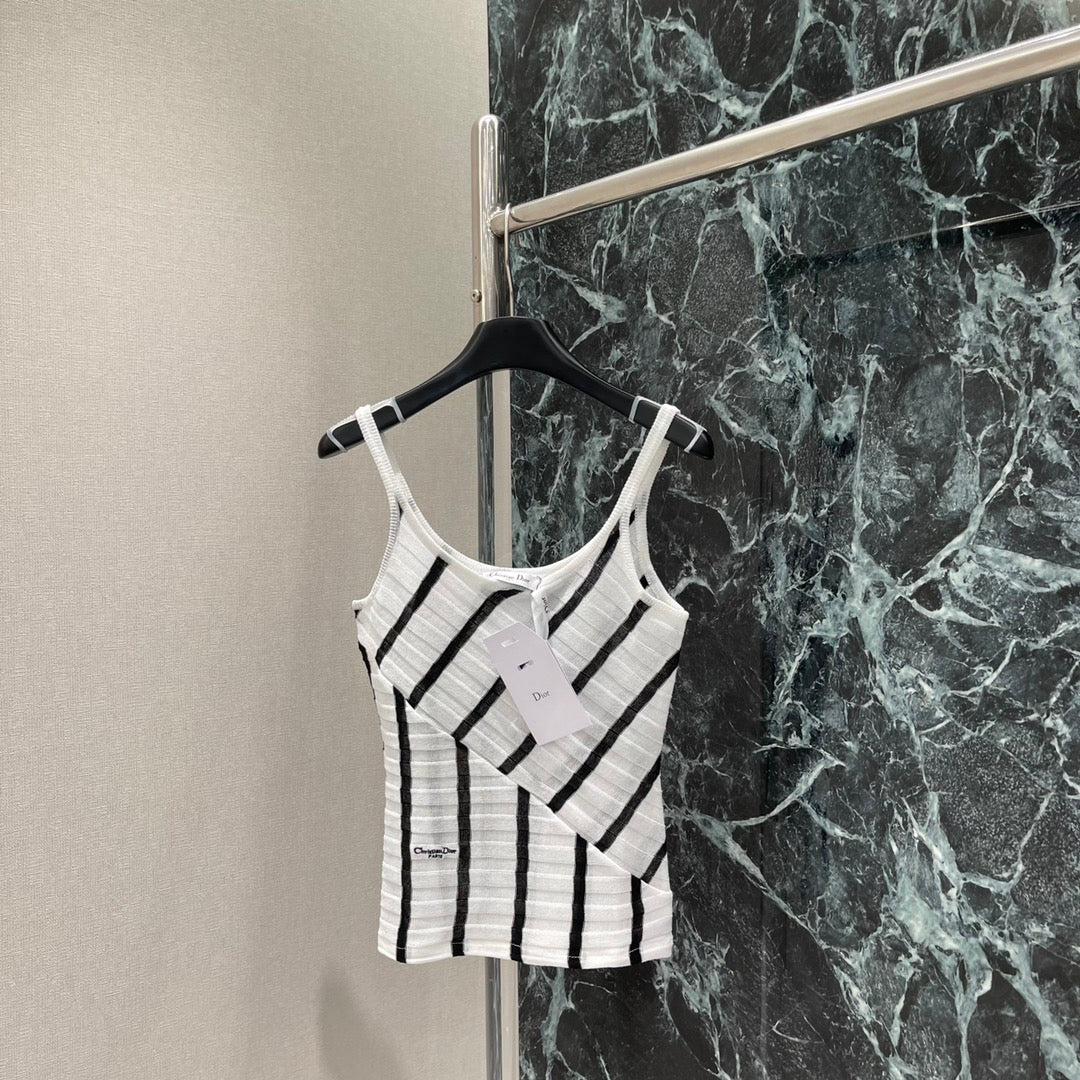 D 25 Early Autumn New Fake Two-piece Spliced Diagonal Striped Vest