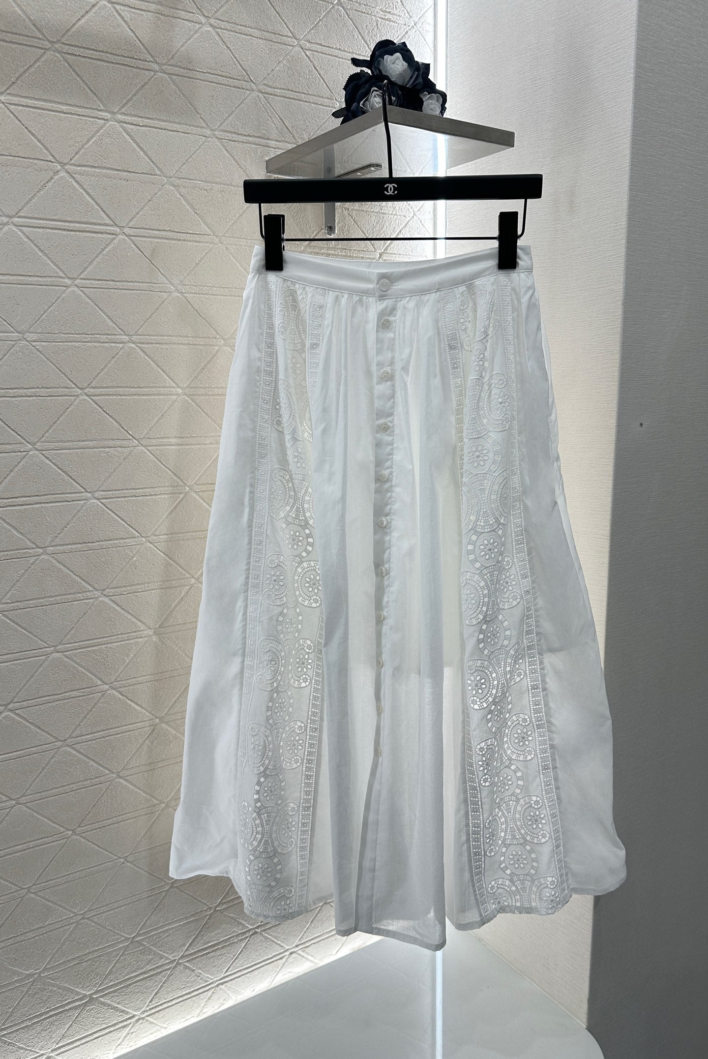 2025 autumn new embroidery hollow midi skirt