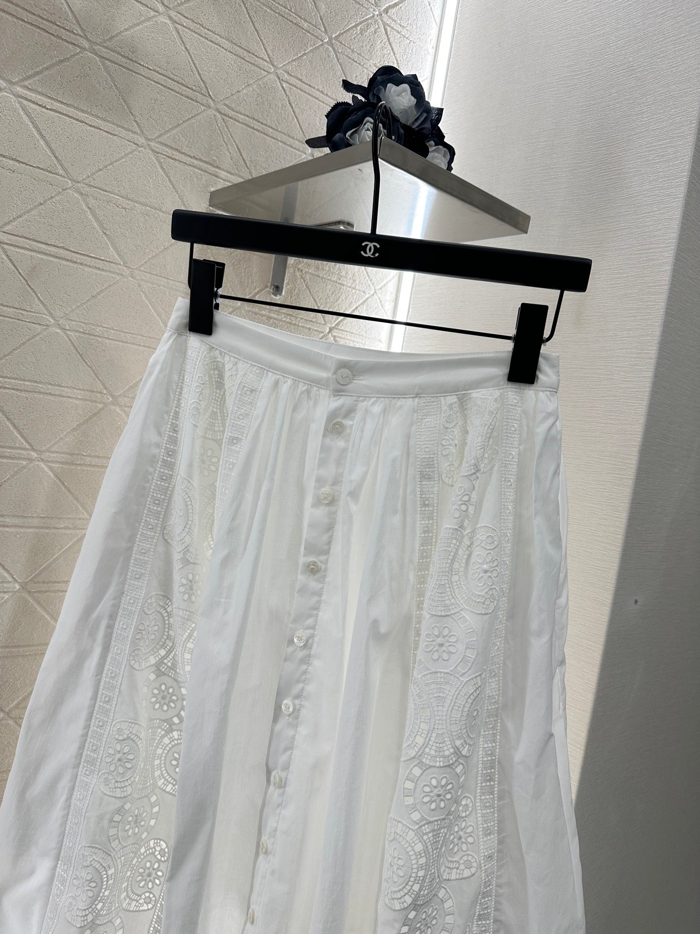 2025 autumn new embroidery hollow midi skirt