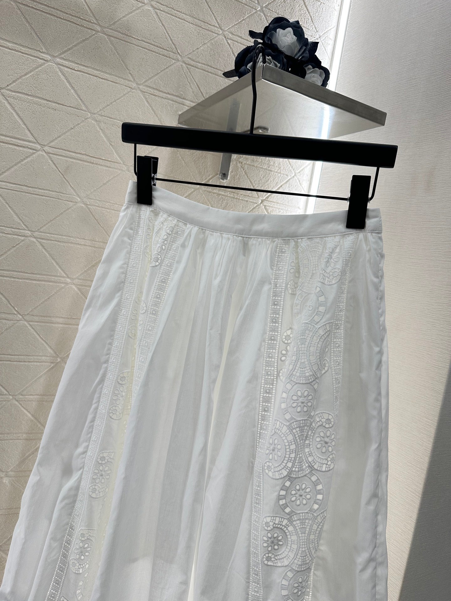 2025 autumn new embroidery hollow midi skirt