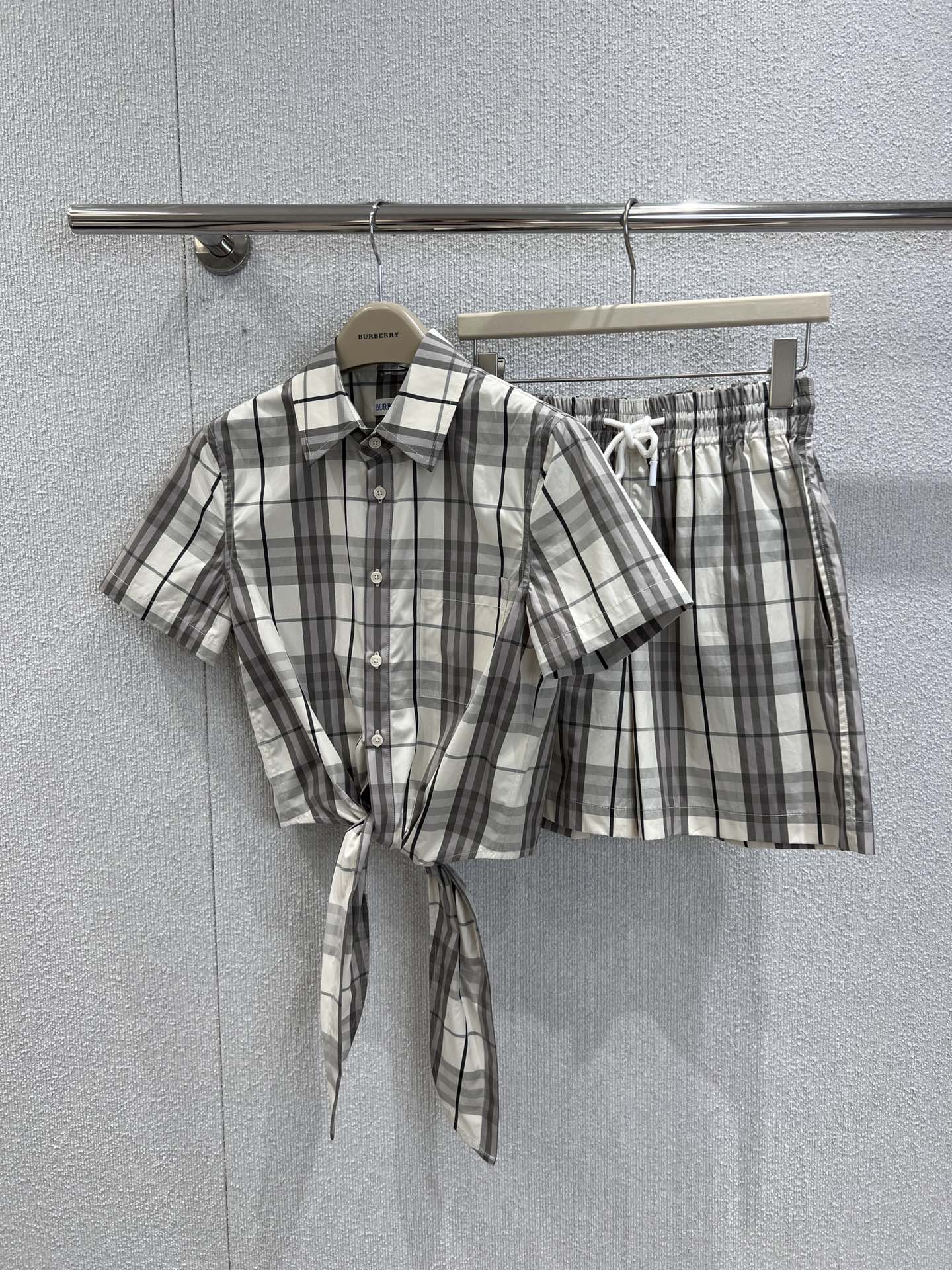25Ss Spring and Summer New Plaid Lapel Short Sleeve Shirt + Elastic Waist Shorts Set