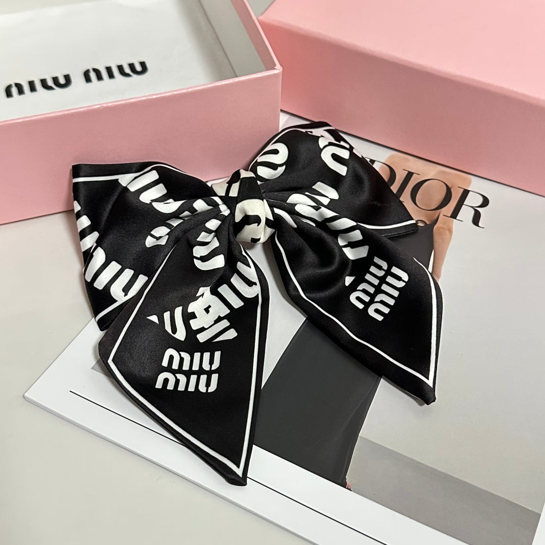 25 Summer New Bow Retro Letter Hairpins