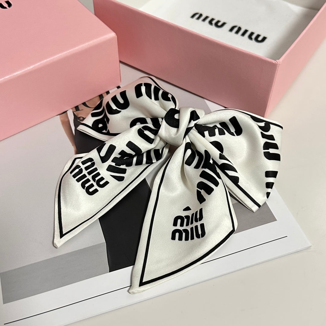 25 Summer New Bow Retro Letter Hairpins