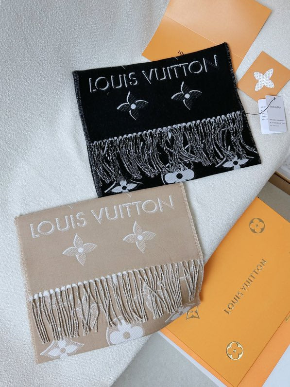 25 autumn and winter new monogram letter tassel scarf