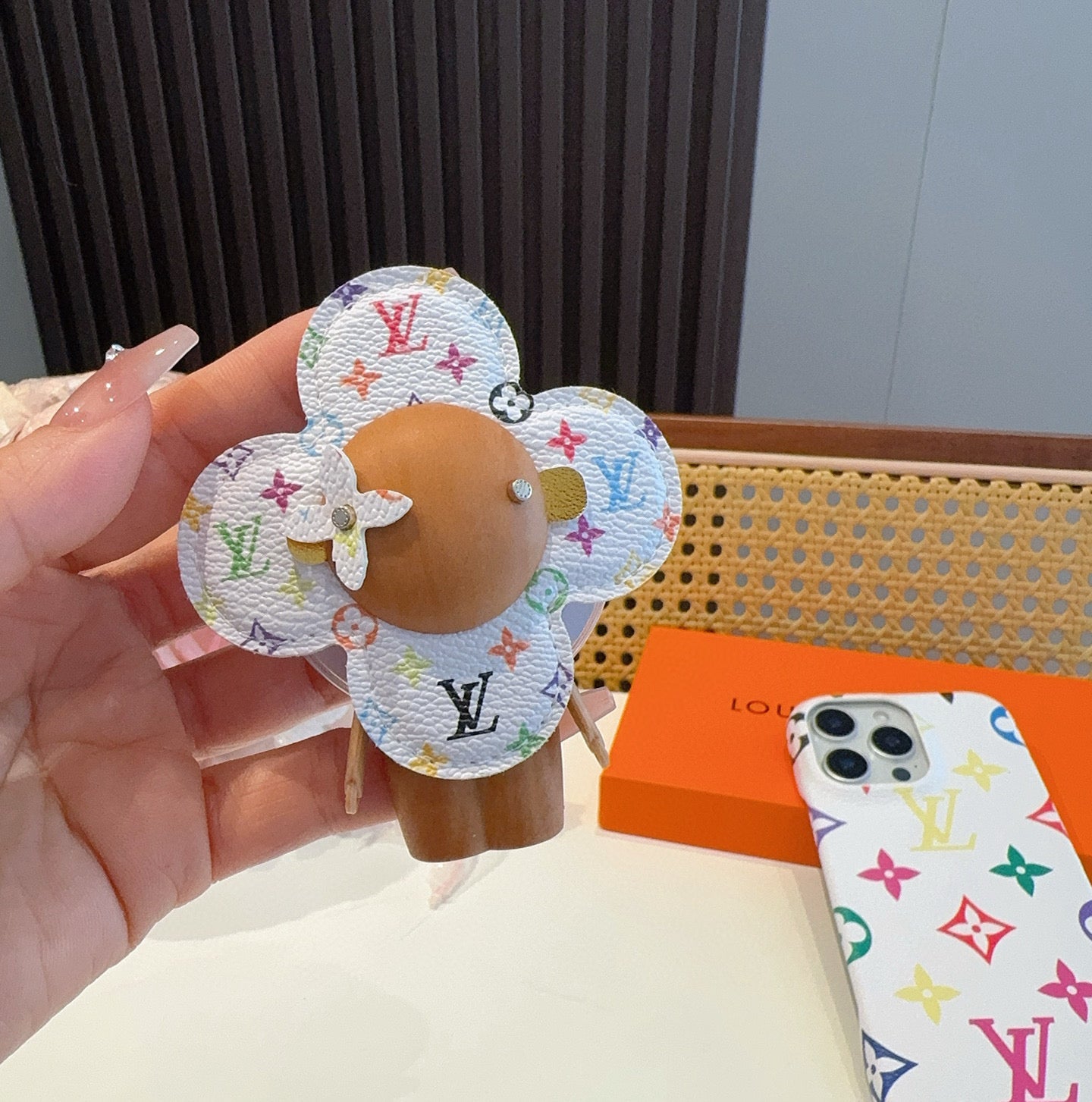 Classic old flower magnetic phone case