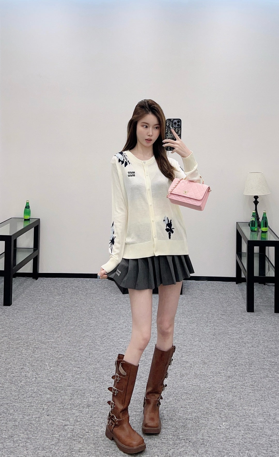 25 Early Autumn New Flower Round Neck Knitted Cardigan