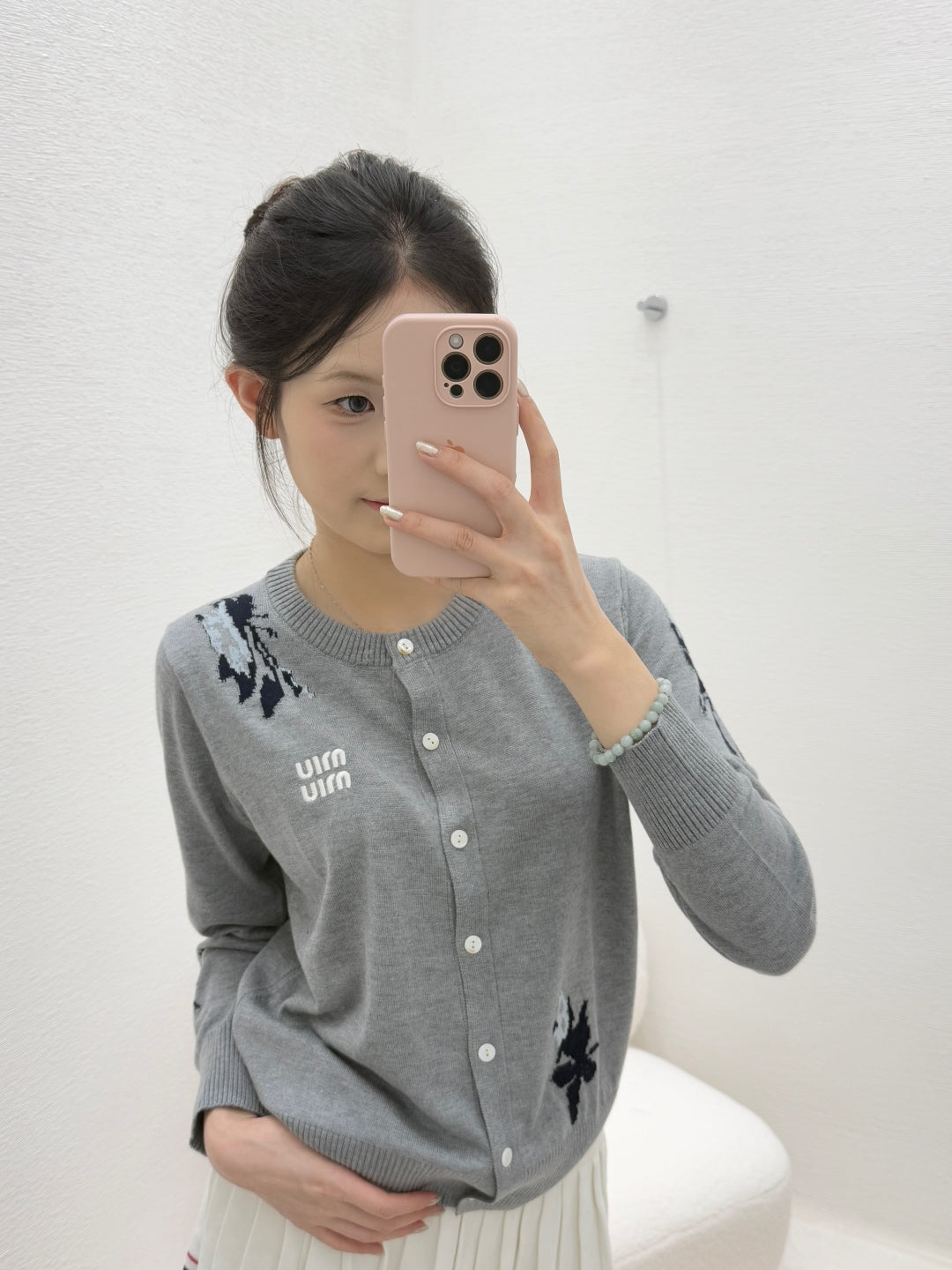 25 Early Autumn New Flower Round Neck Knitted Cardigan