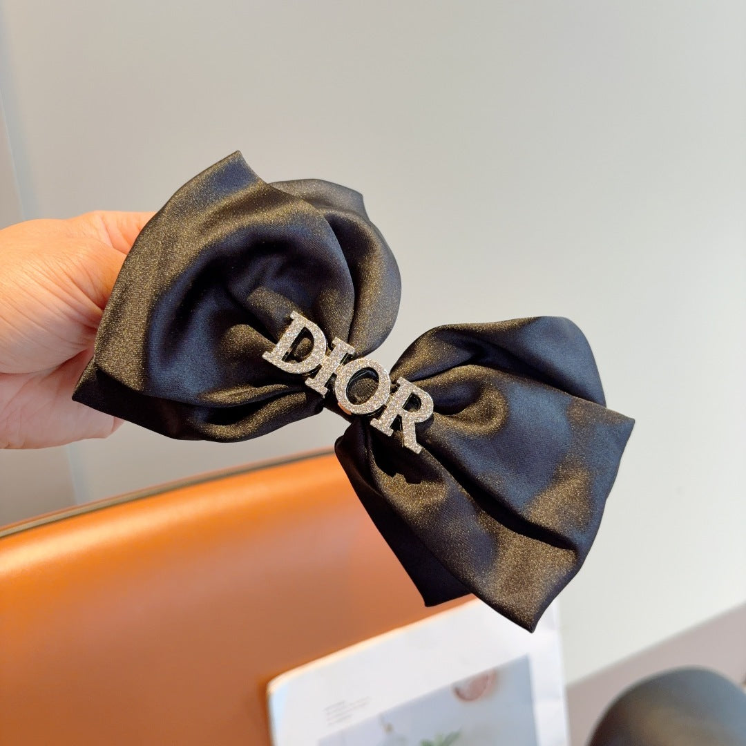 New bow clip