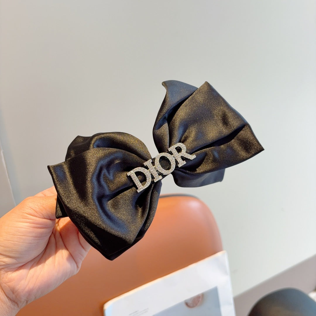 New bow clip