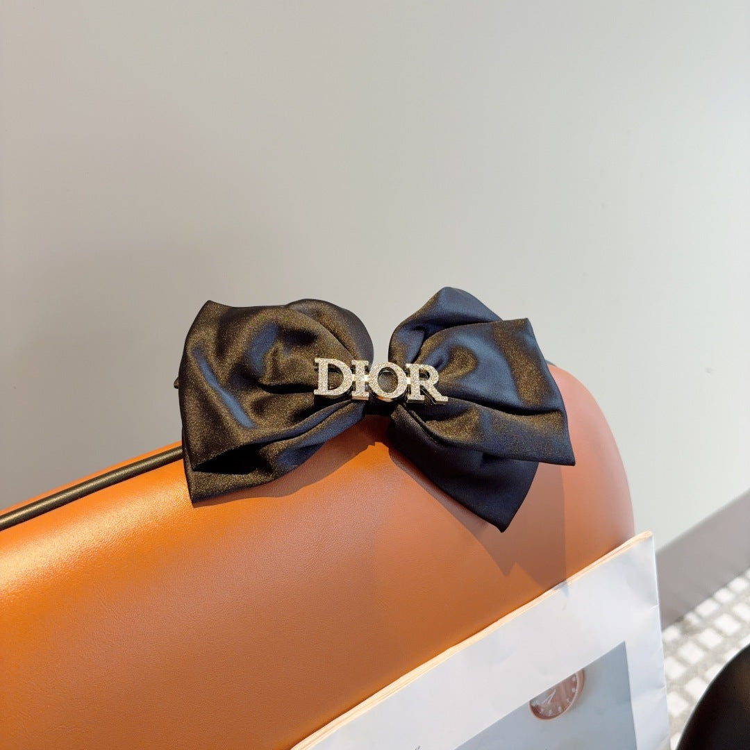 New bow clip