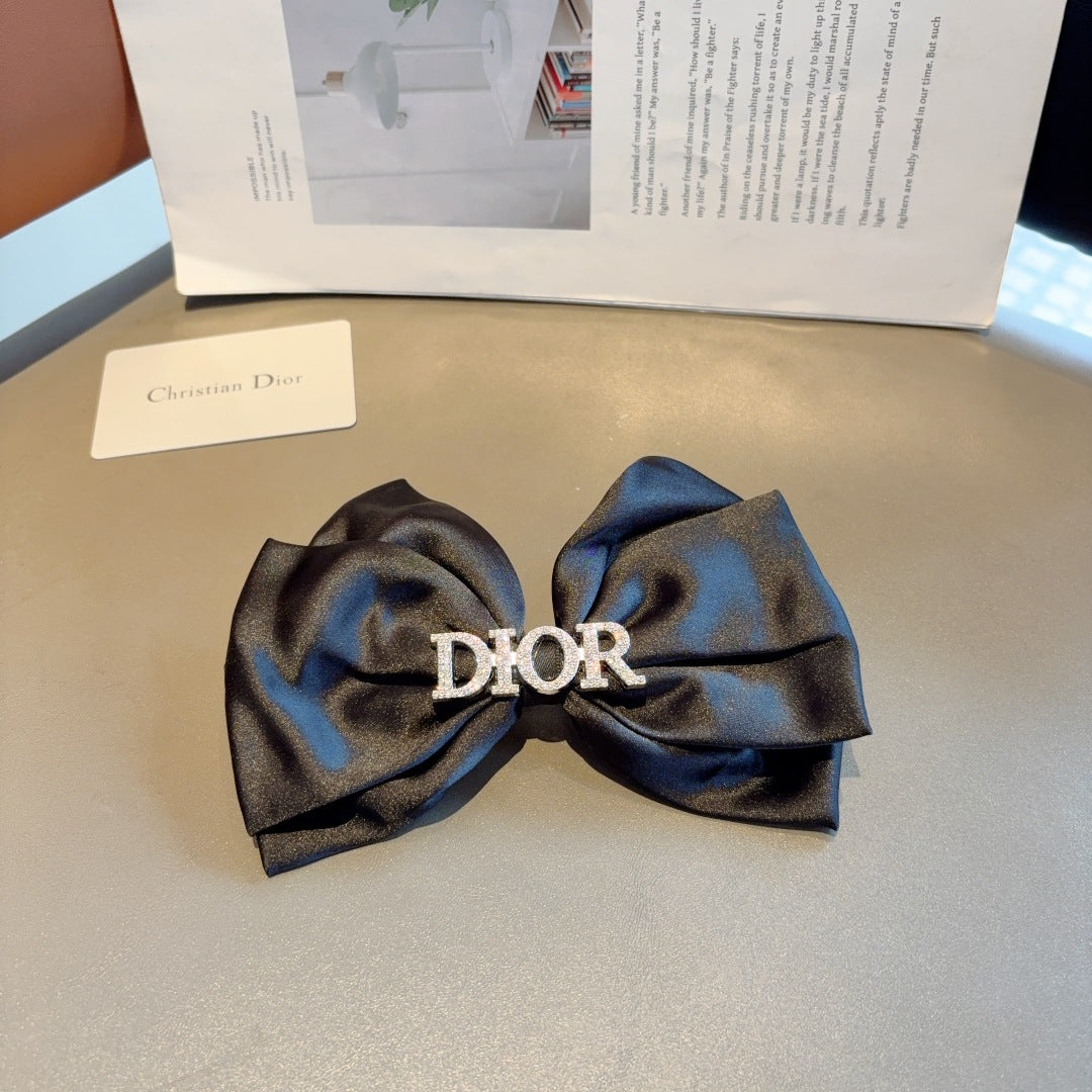 New bow clip