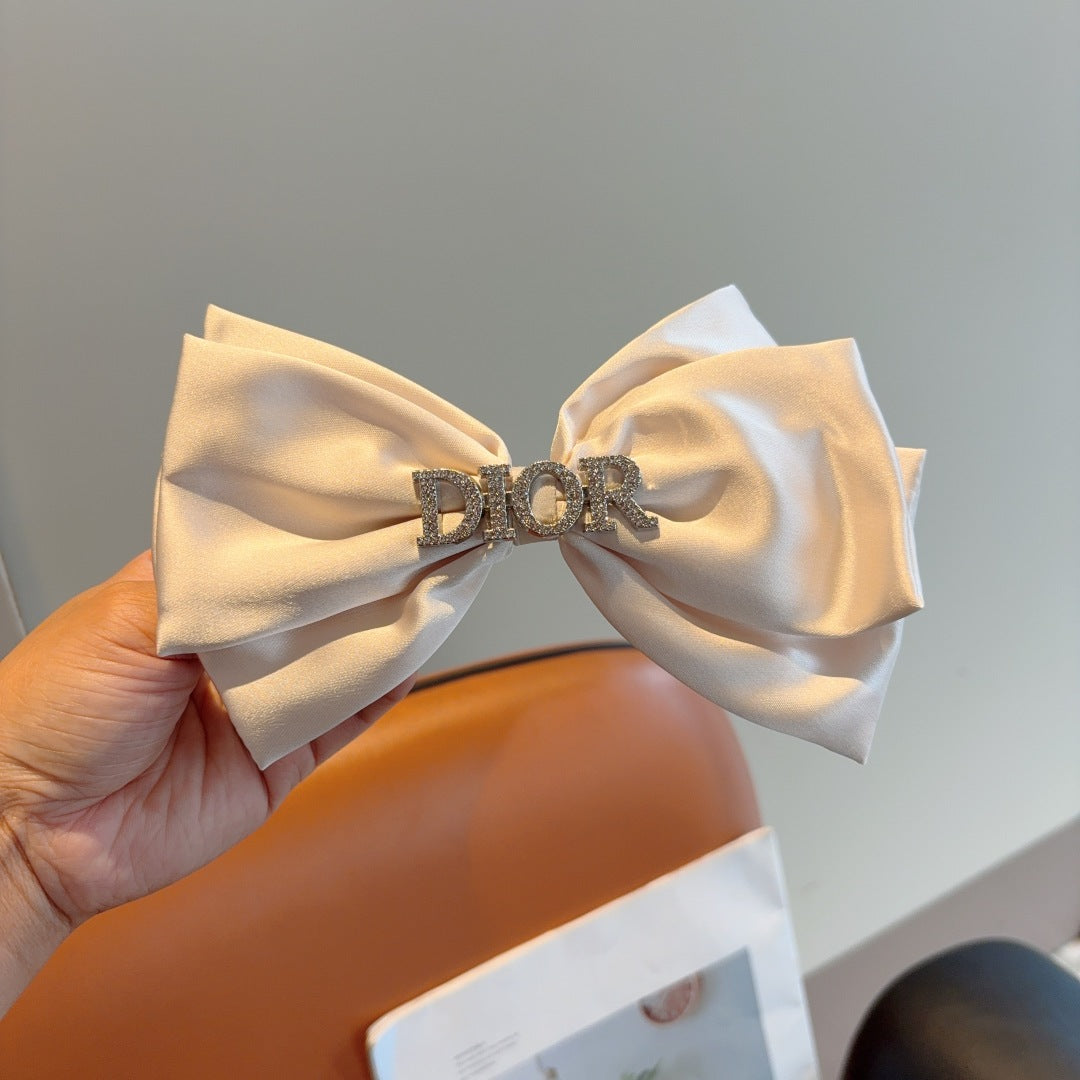 New bow clip
