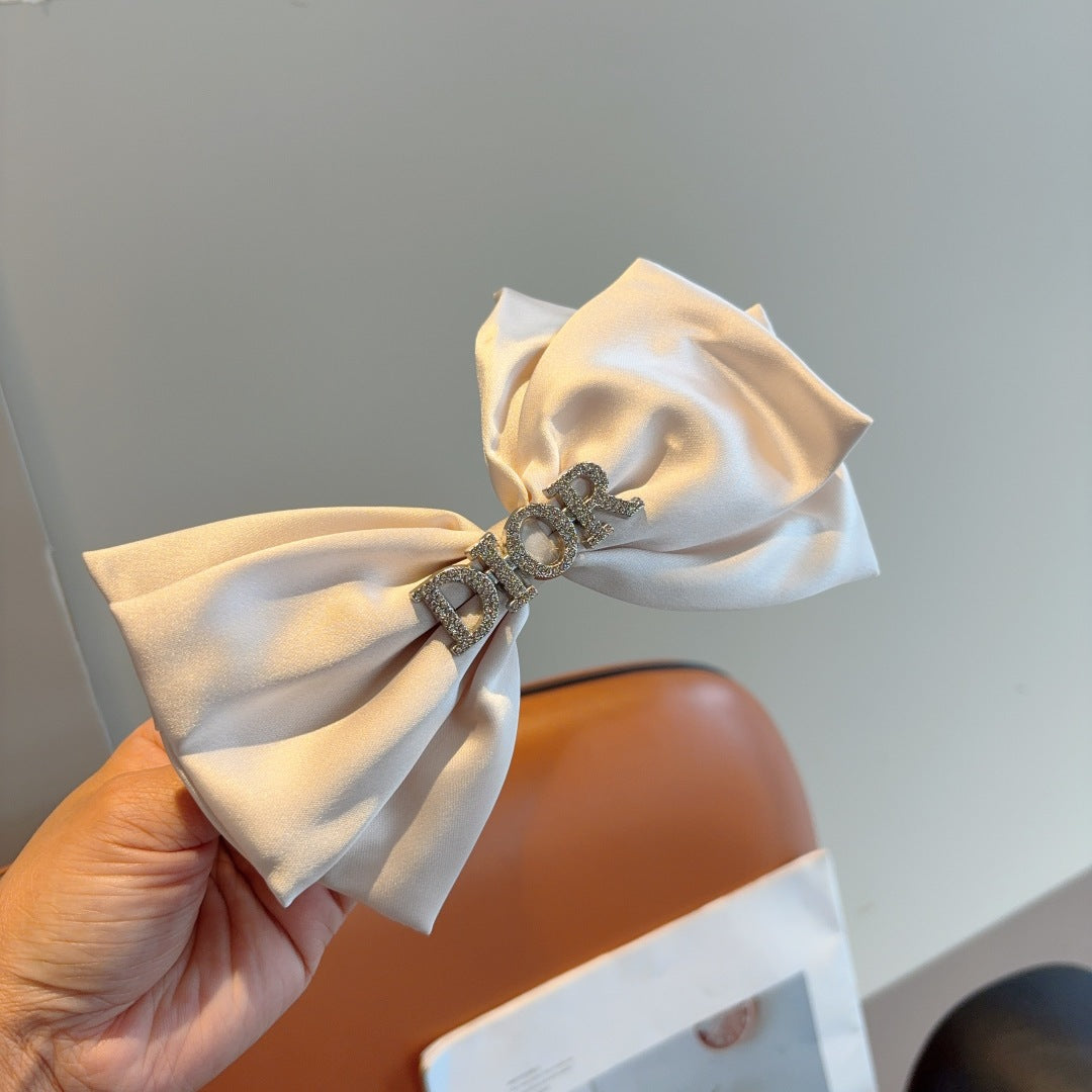 New bow clip