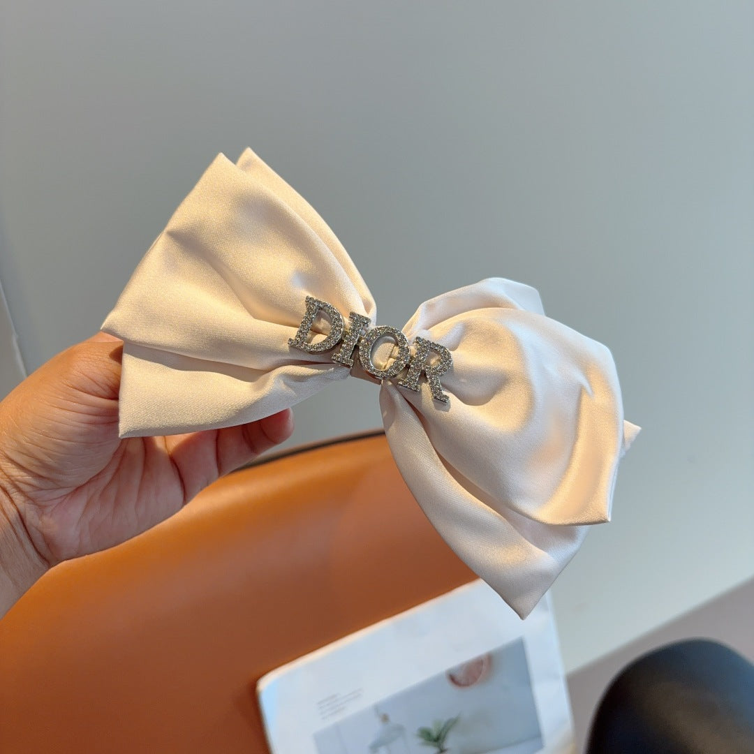 New bow clip