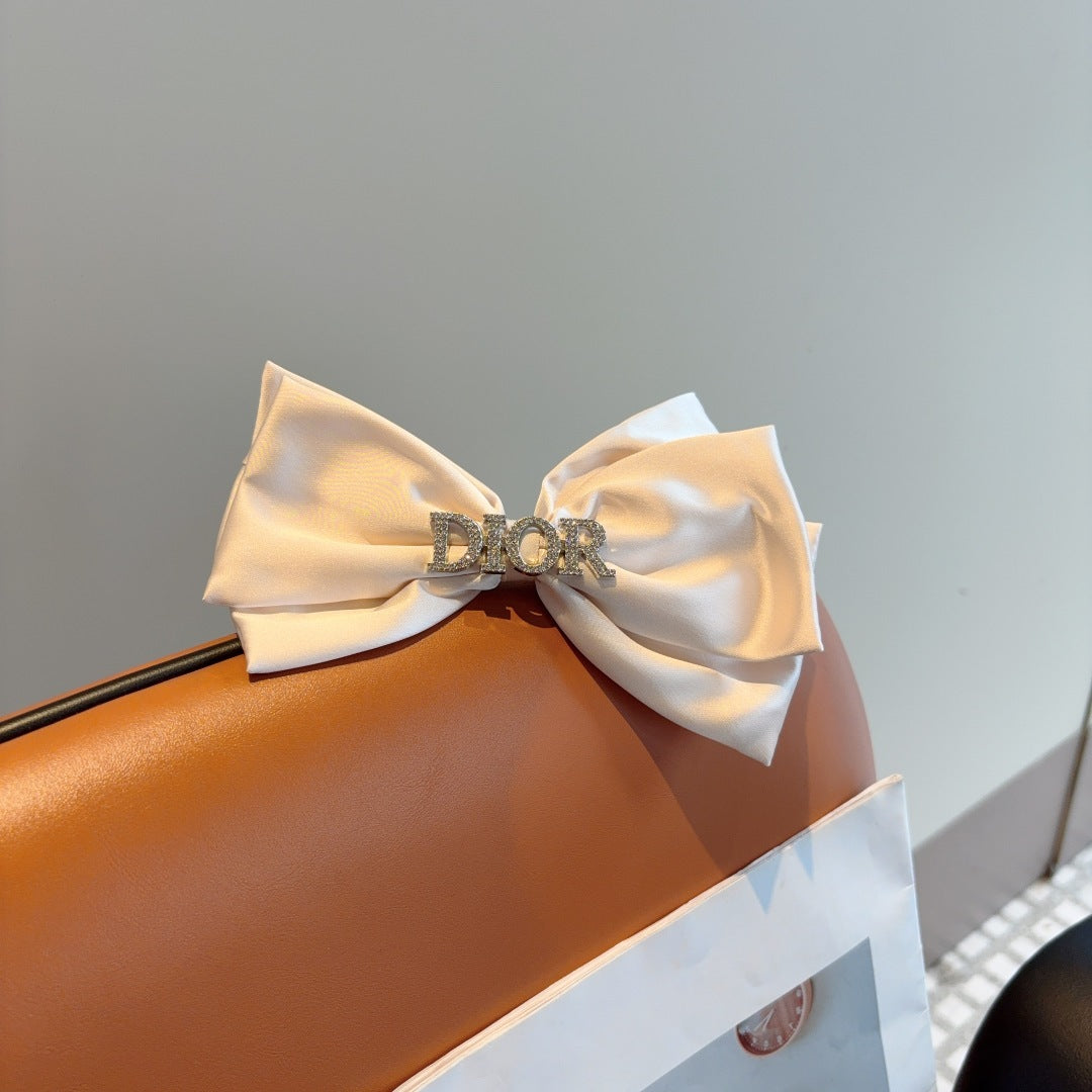 New bow clip