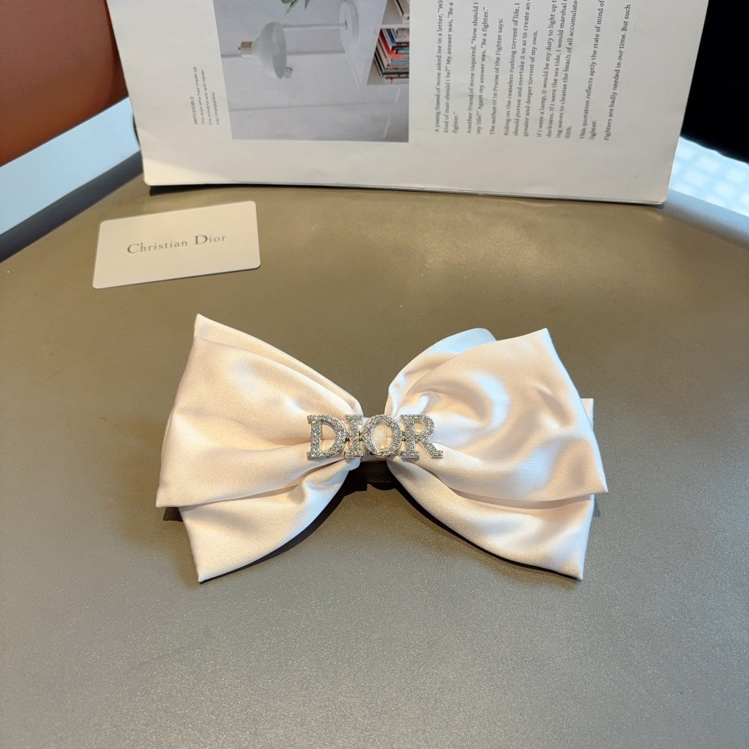 New bow clip