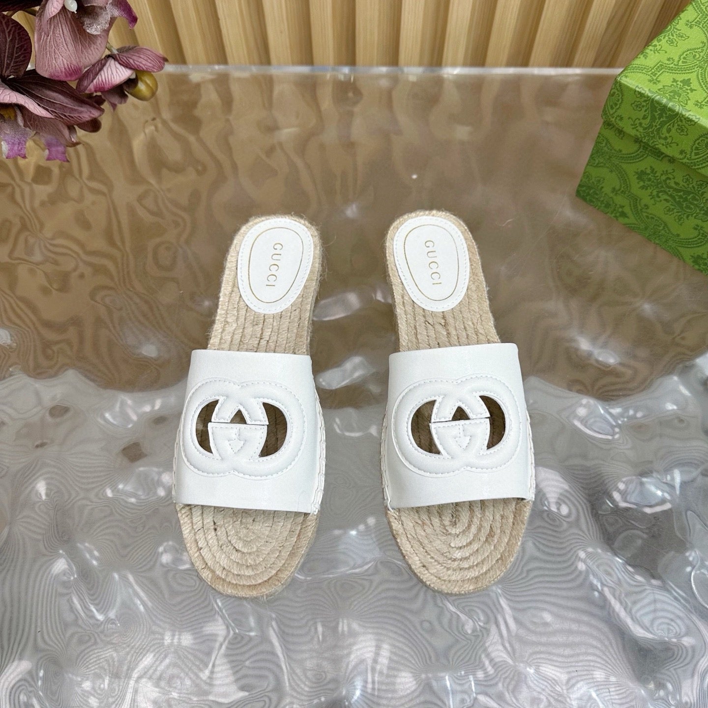 G 25 Straw sole slippers