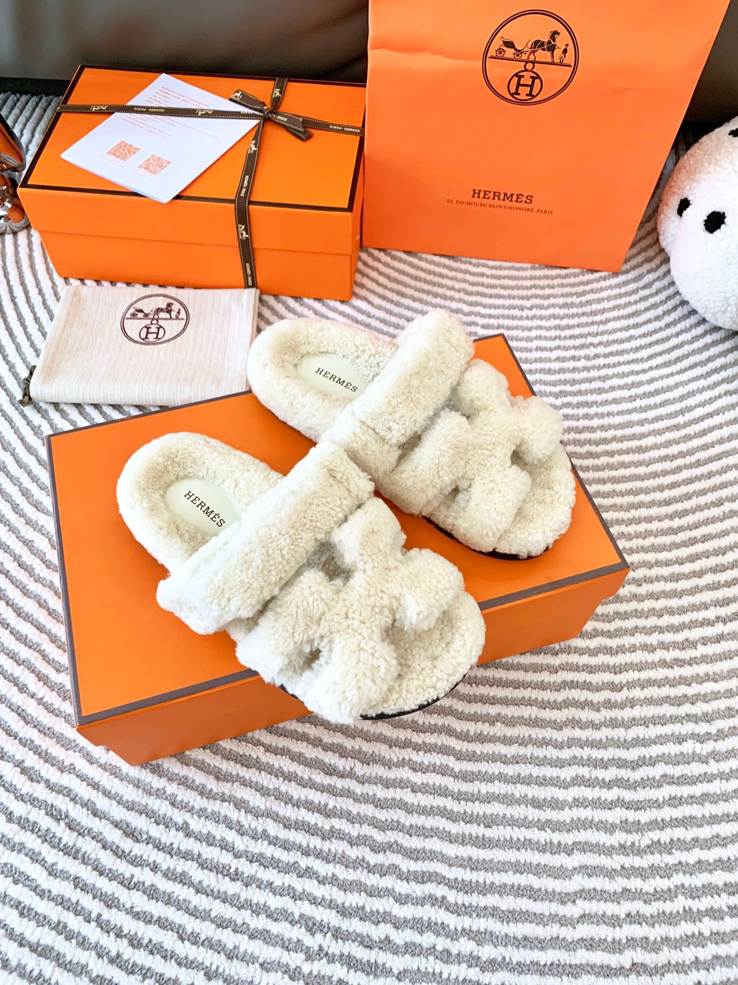 He 25 Lambswool slippers