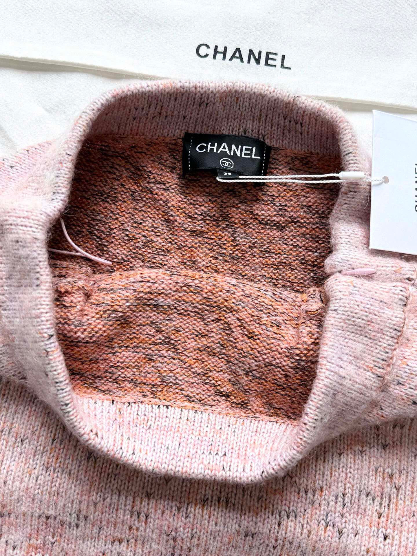 C 25B Pink-dyed cashmere skirt with baby collar