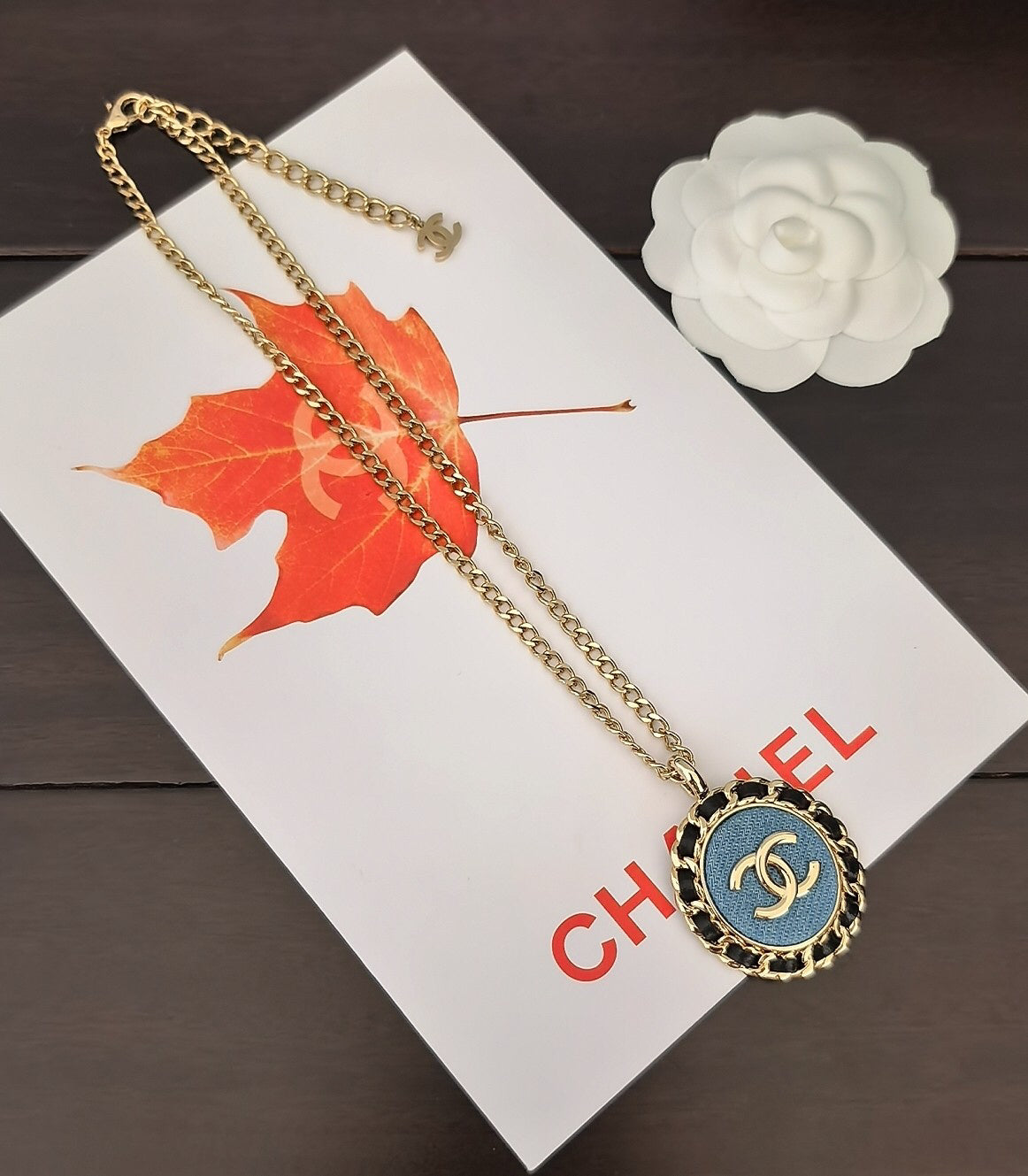 C 25 Blue Round Necklace
