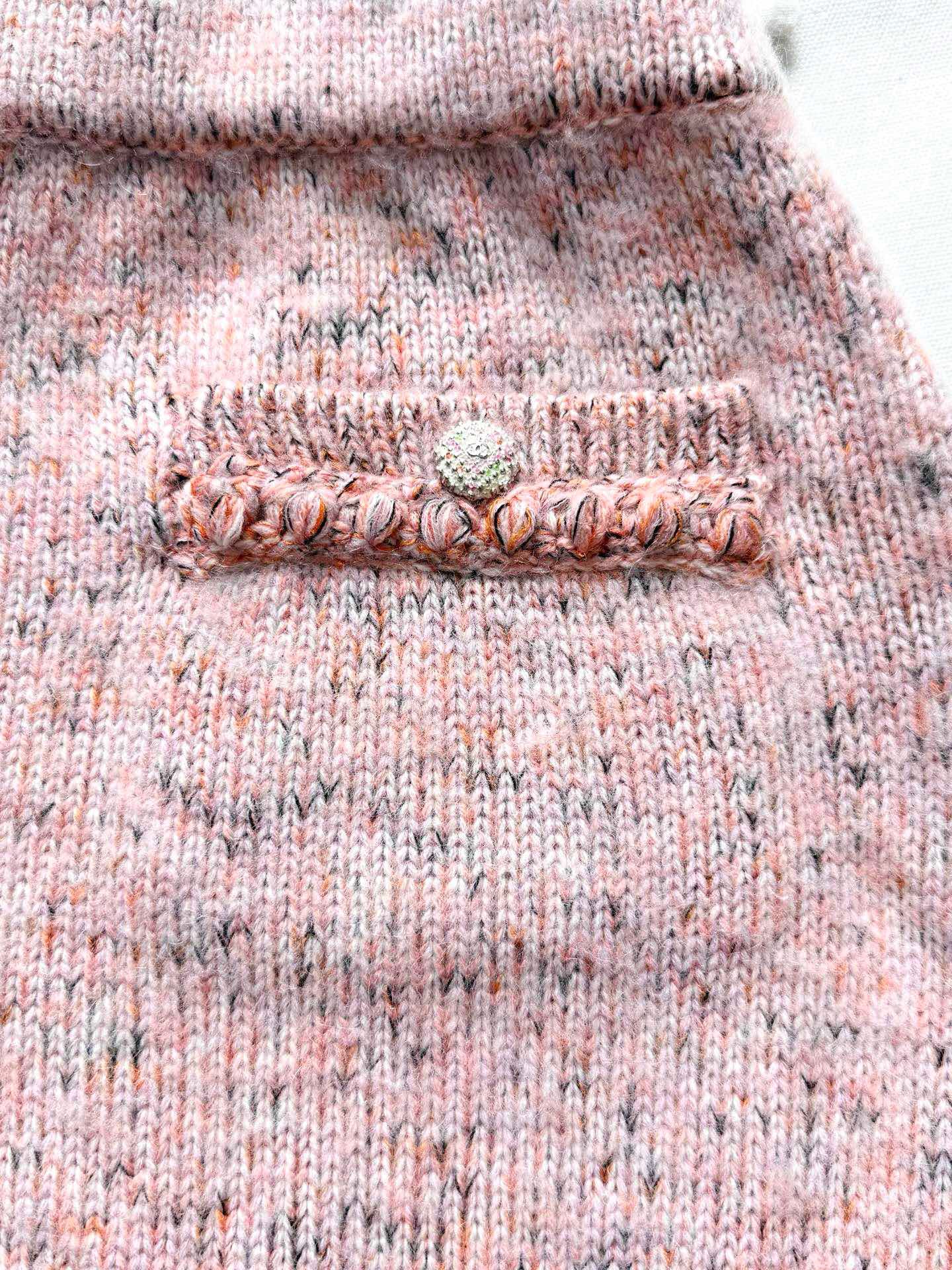 C 25B Pink-dyed cashmere skirt with baby collar