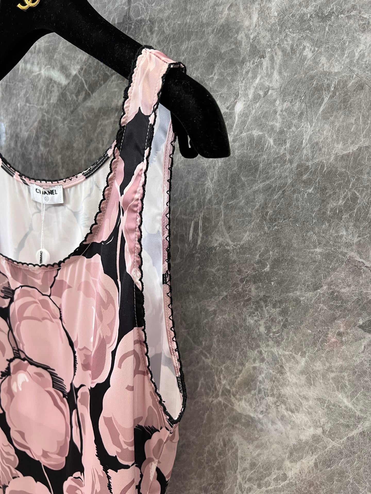 C 25 Medium Vintage Collection Black Pink Camellia Flower Print