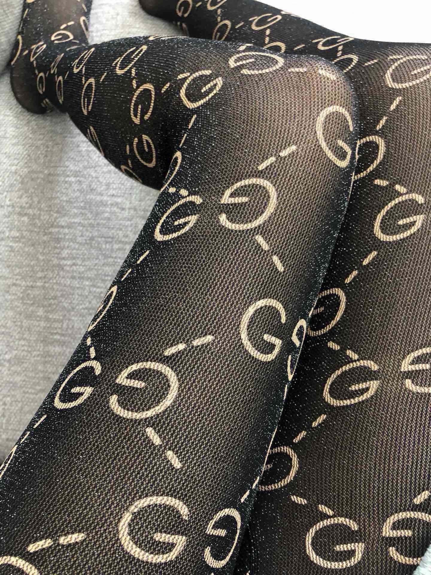 G New pantyhose