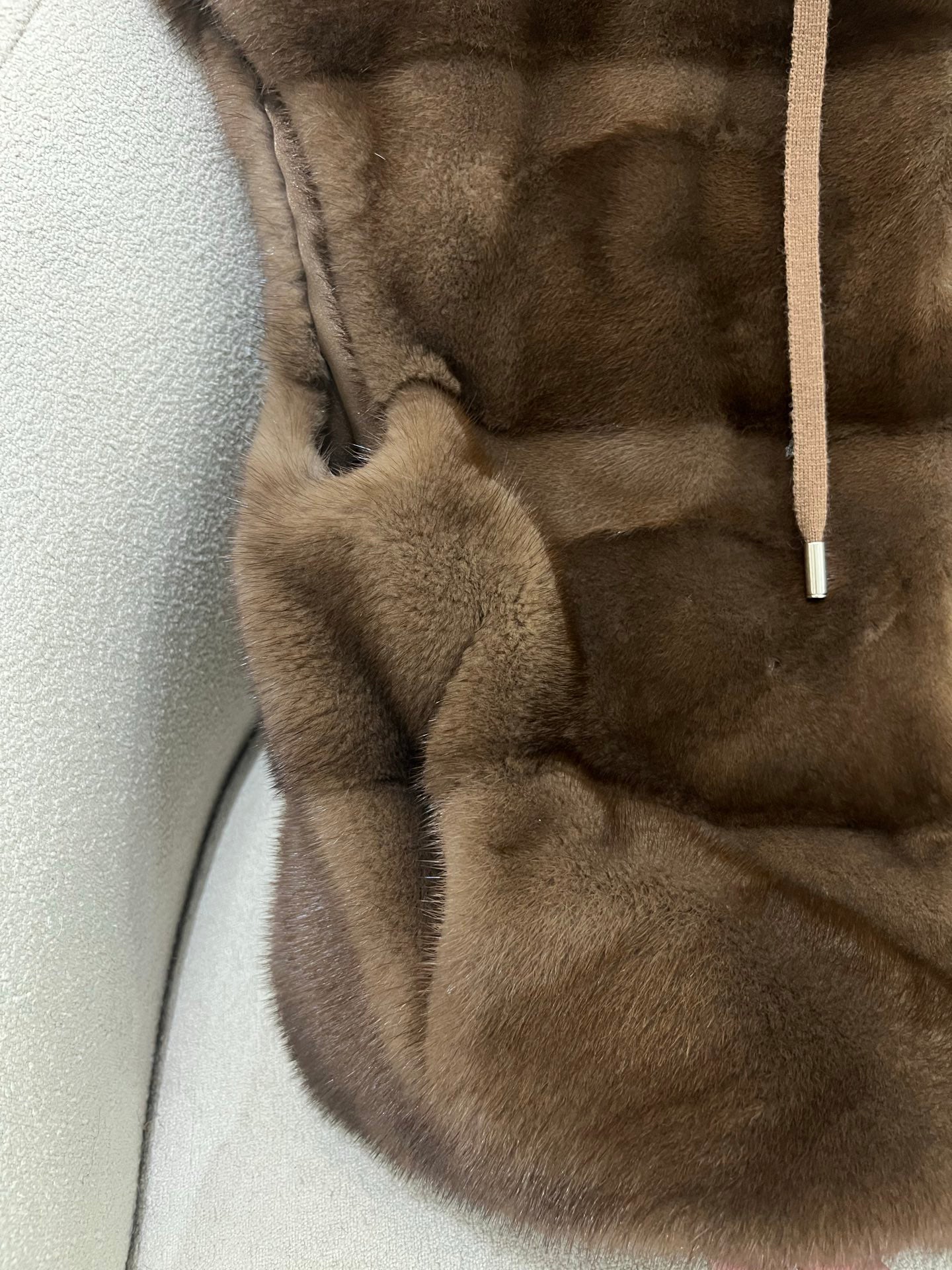 Bru 25 Noble and luxurious Mink Hooded Vest