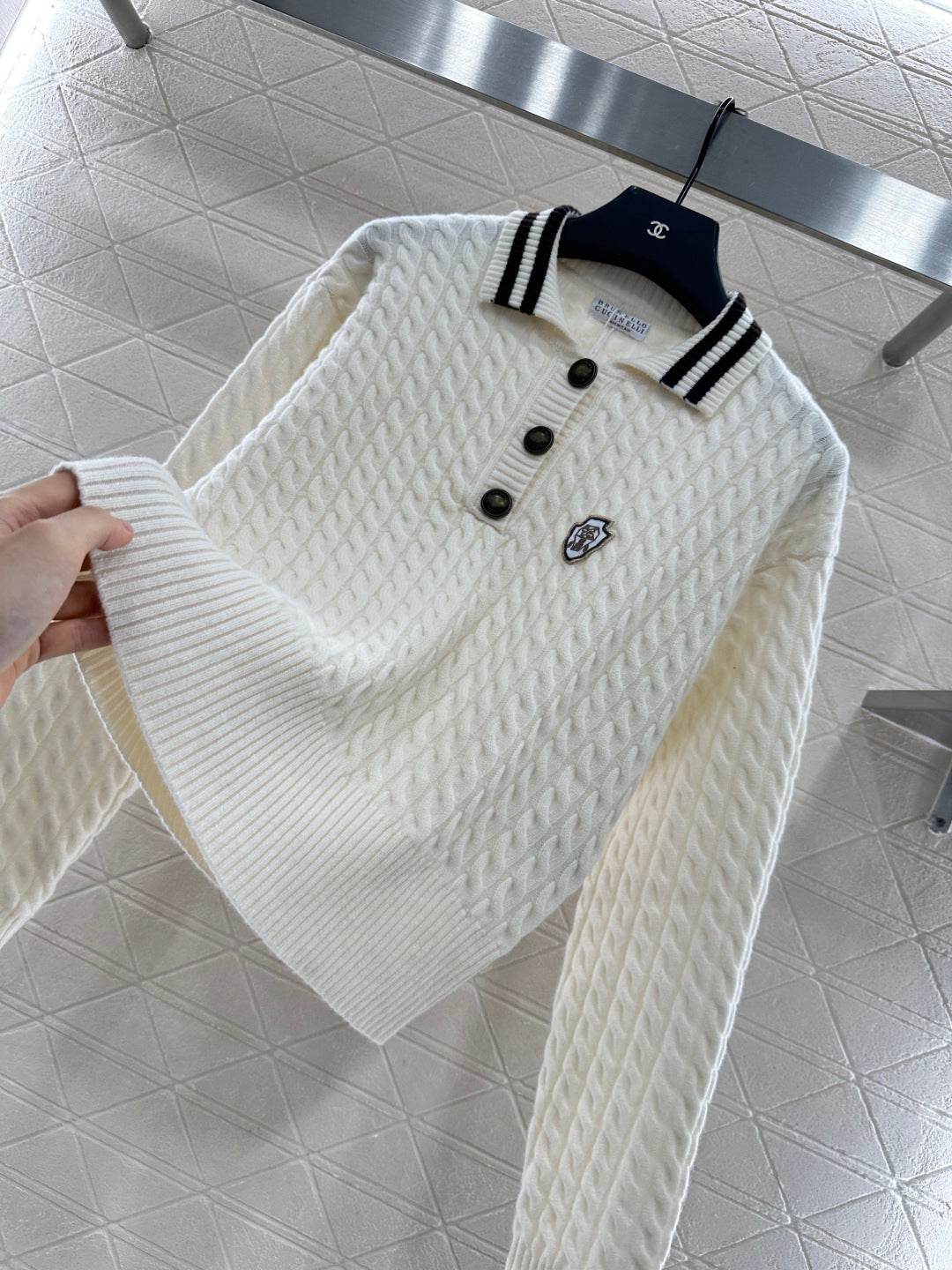 Bru 25 Crochet striped lapel knit