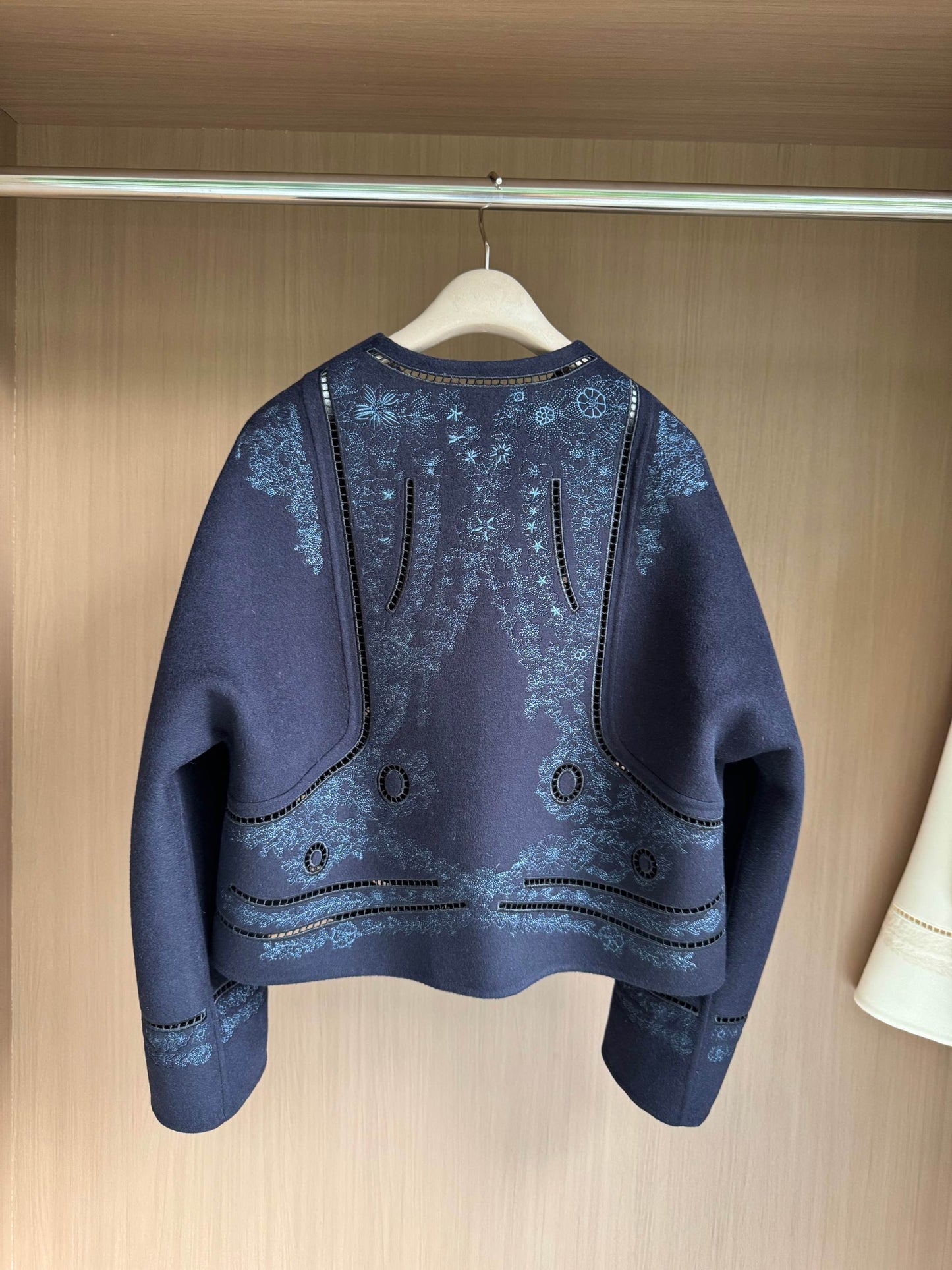 He 25 Embroidered cashmere jacket