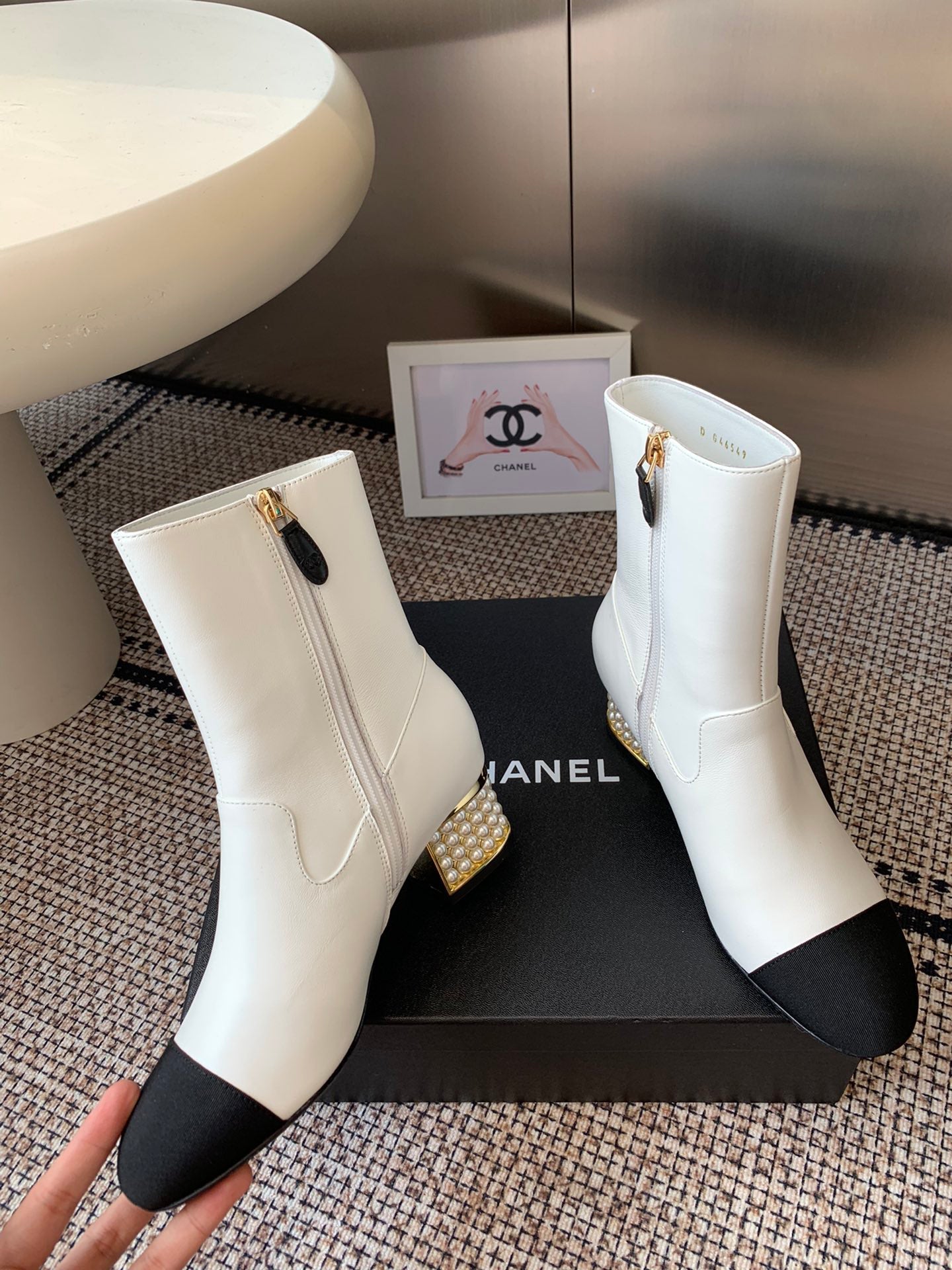 C 25 Round toe drill and short boots
