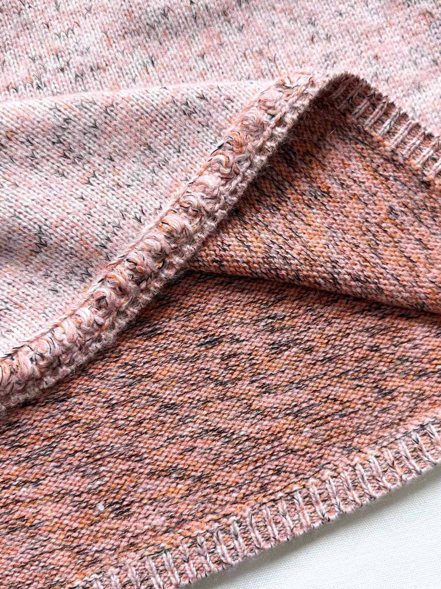C 25B Pink-dyed cashmere skirt with baby collar