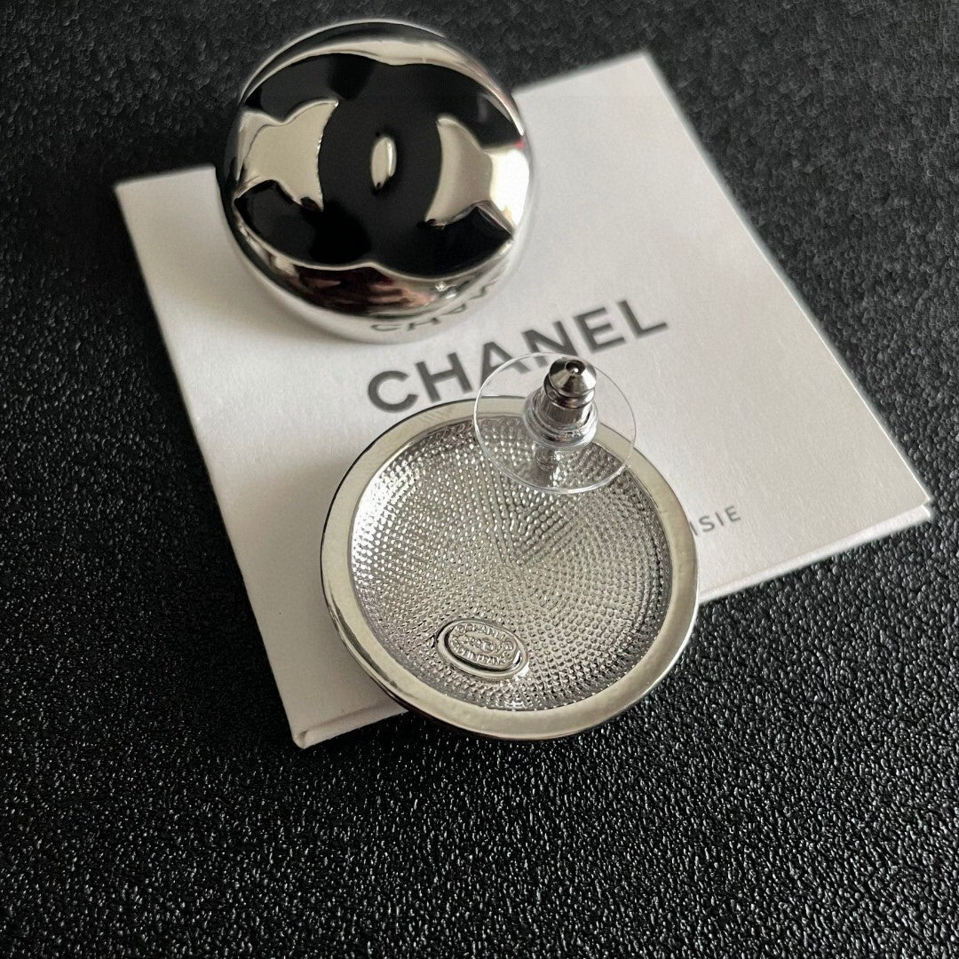C 25 Round Earrings