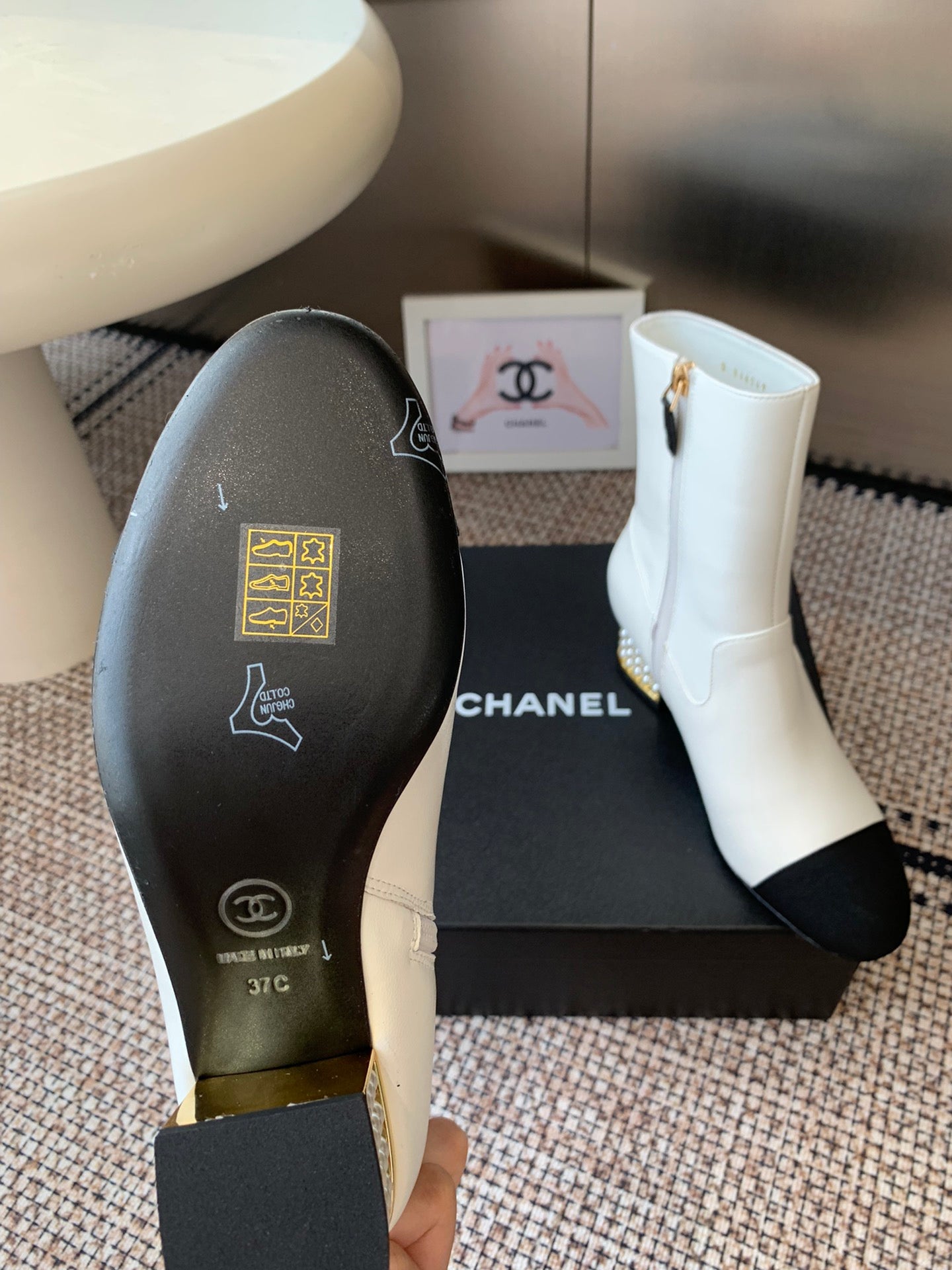 C 25 Round toe drill and short boots