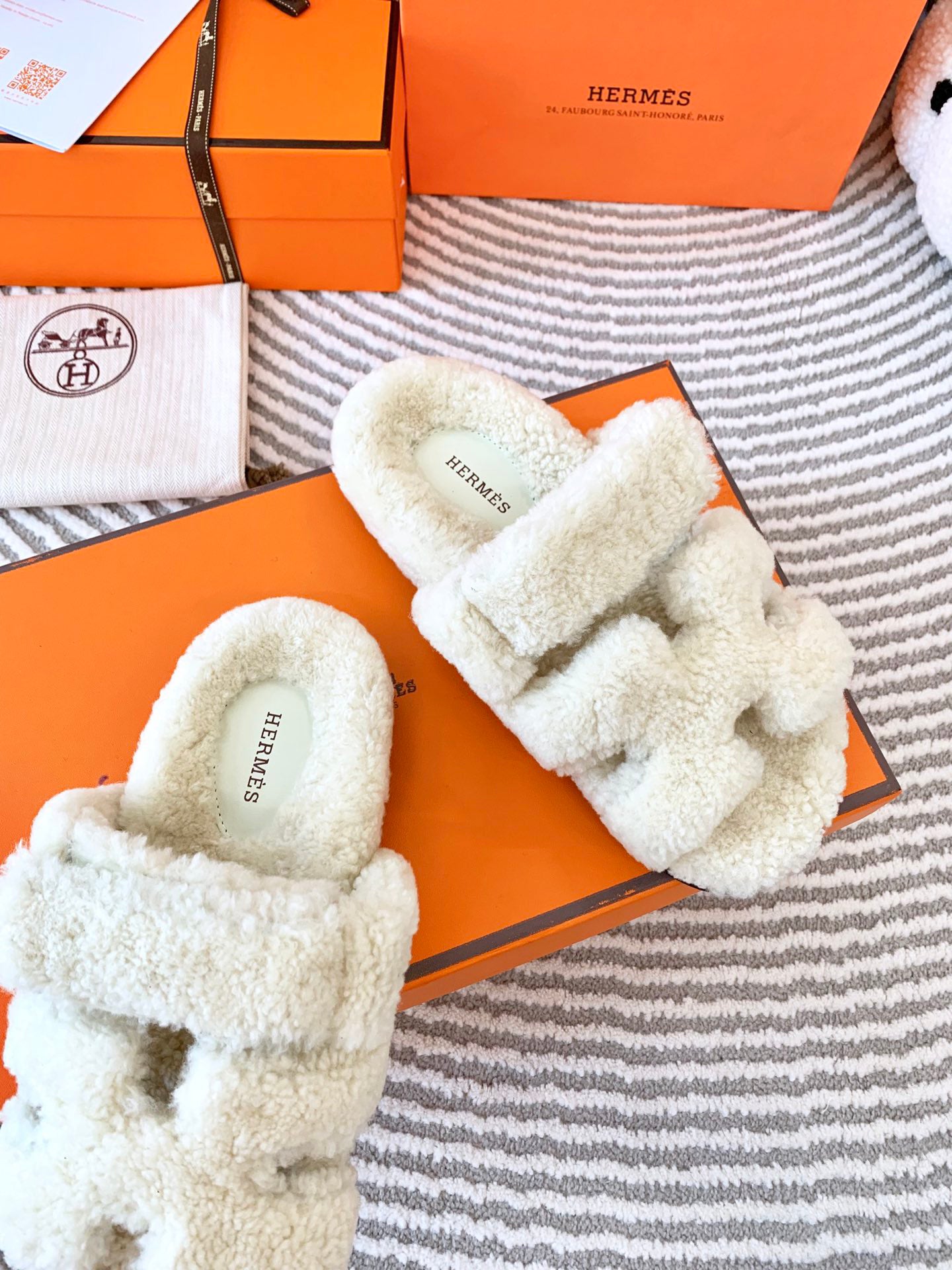 He 25 Lambswool slippers