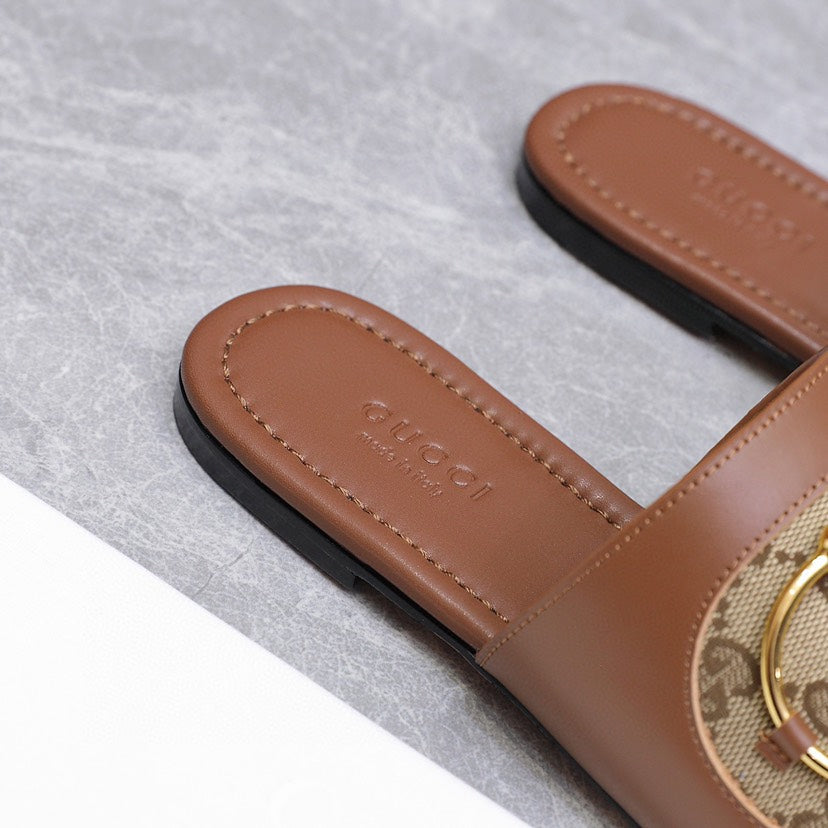 G 25 Chain buckle sandals