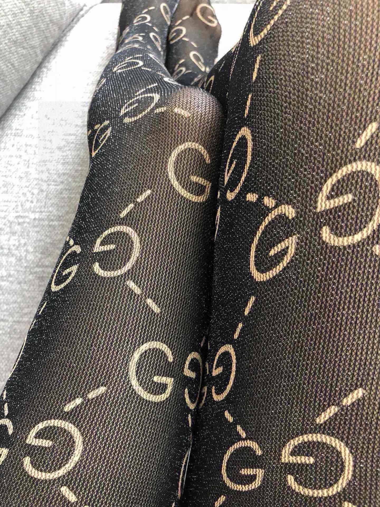 G New pantyhose