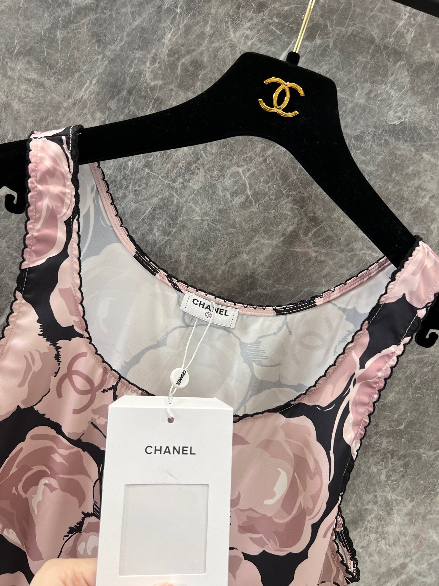 C 25 Medium Vintage Collection Black Pink Camellia Flower Print
