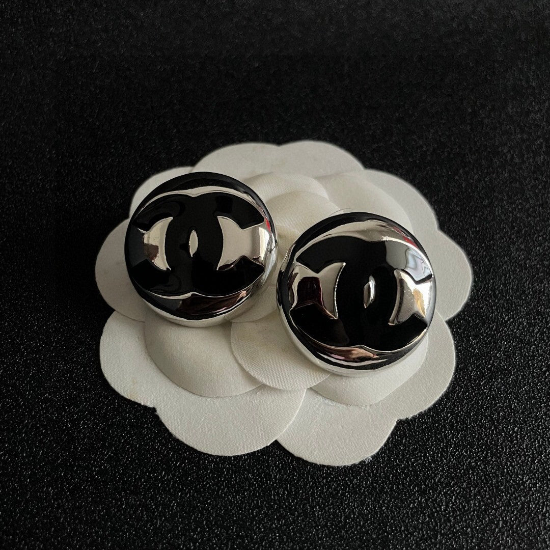 C 25 Round Earrings