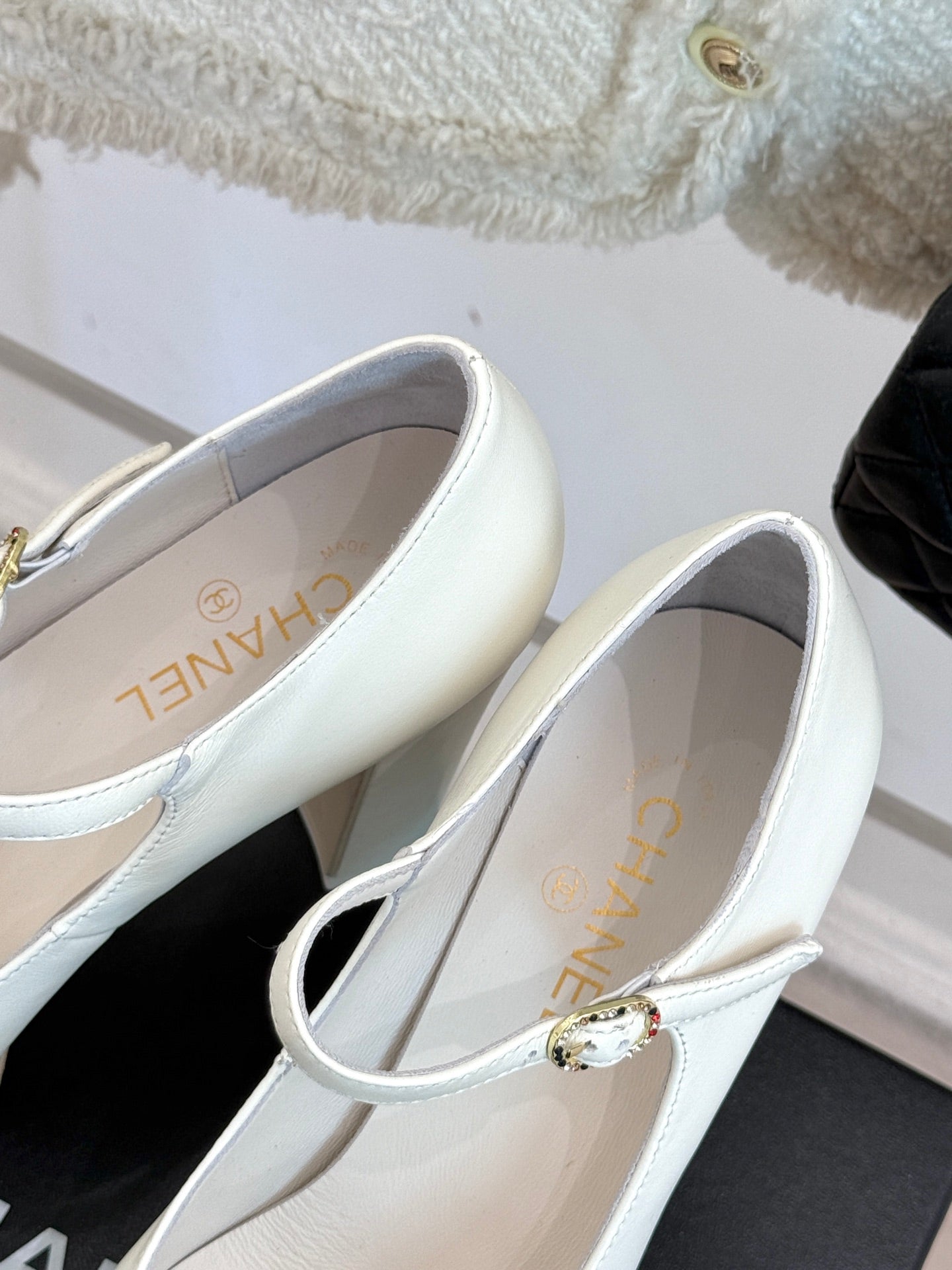 C 25 Model thick-soled high heels