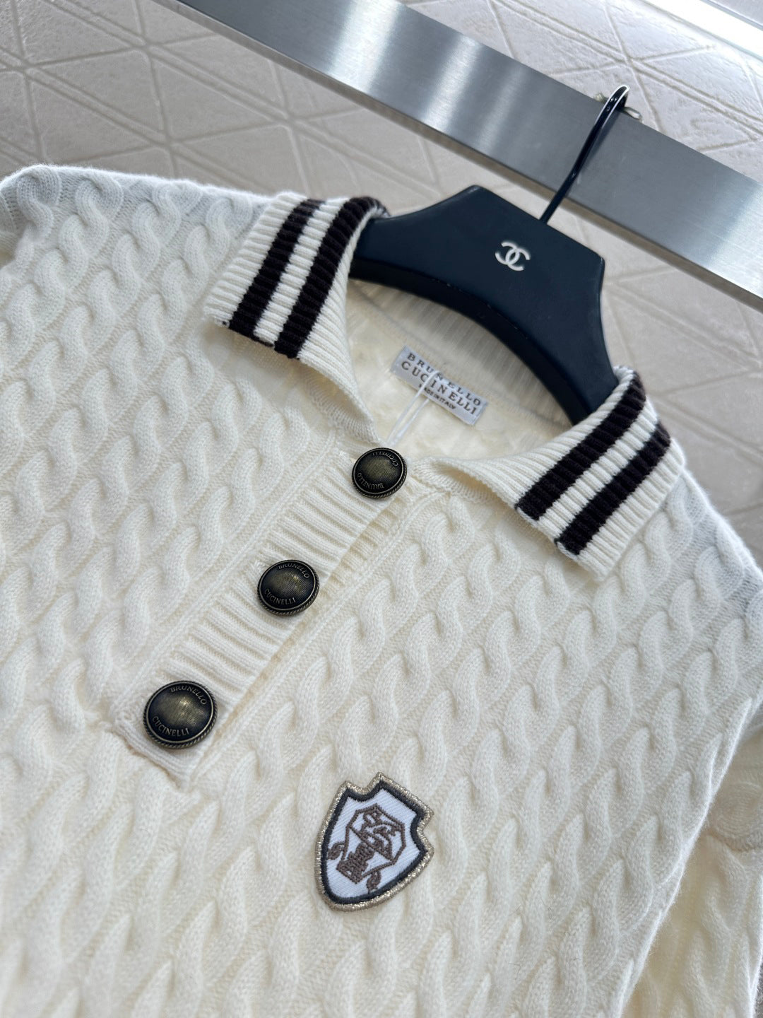 Bru 25 Crochet striped lapel knit