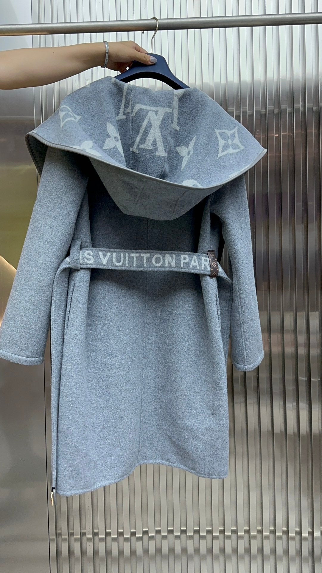 L 25 Classic wool coat