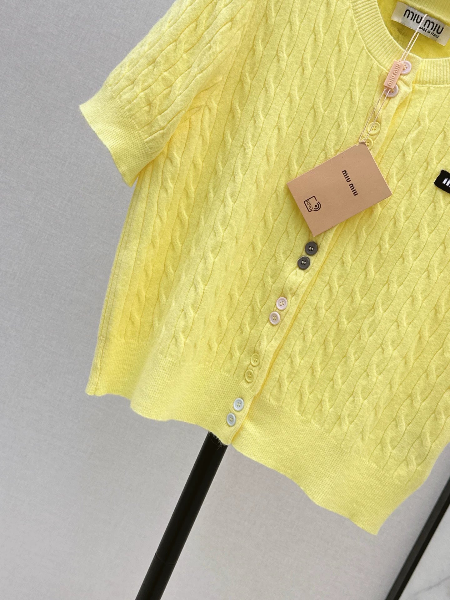 M 25 Spring and Summer New Ageing Style Knitted Short Sleeve
