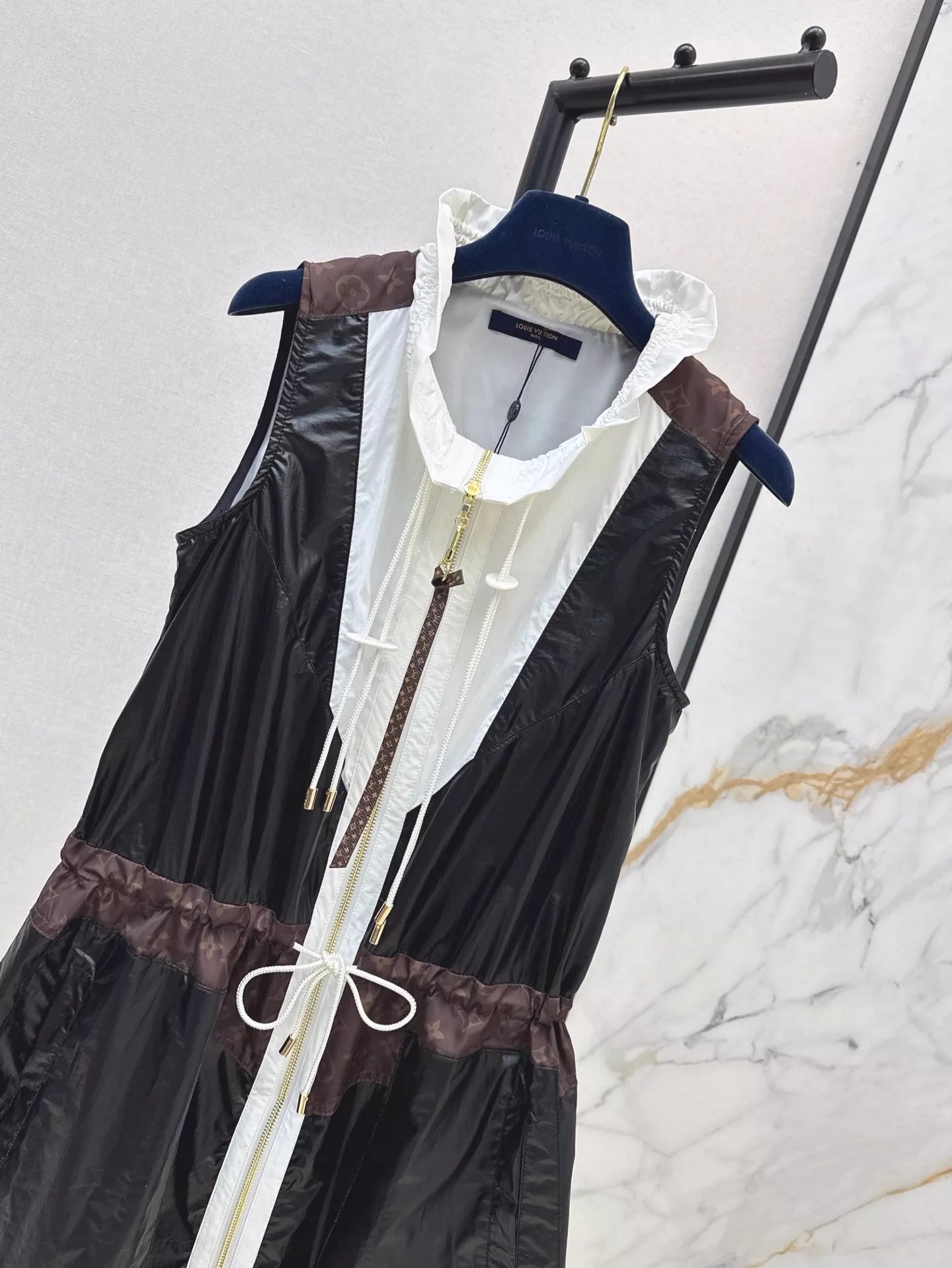 L 25 spring and summer newest style stand-up collar sleeveless waist dresses