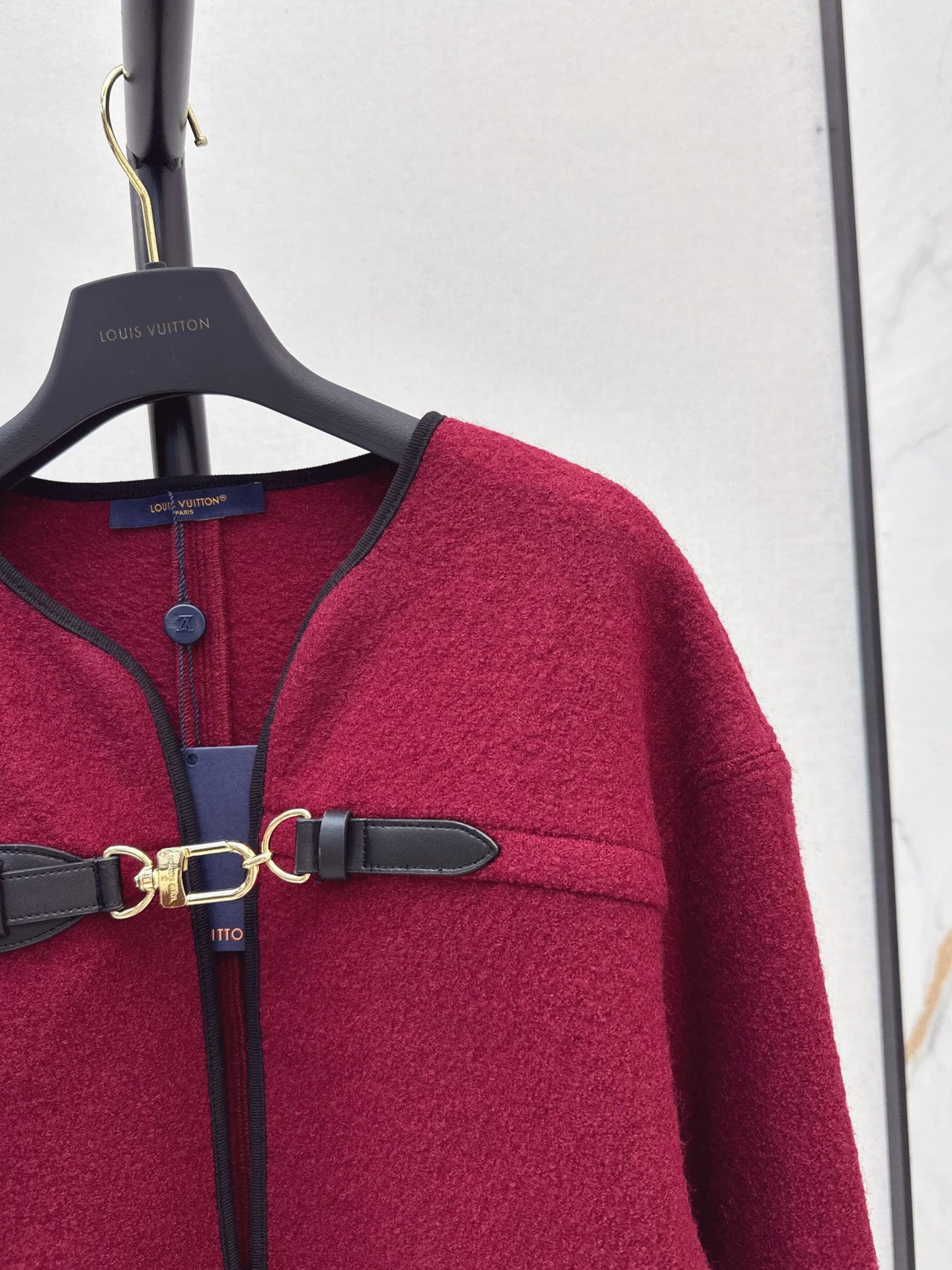 L 25 Leather buttoned cape coat