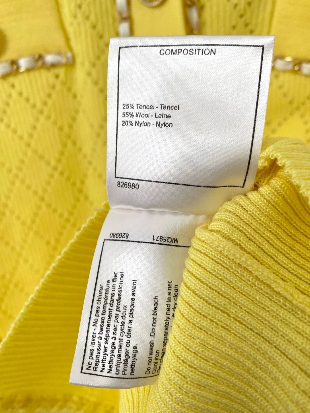 C 25 Neue Strickjacke mit Kettenknöpfen, Rundhalsausschnitt und kurzen Ärmeln