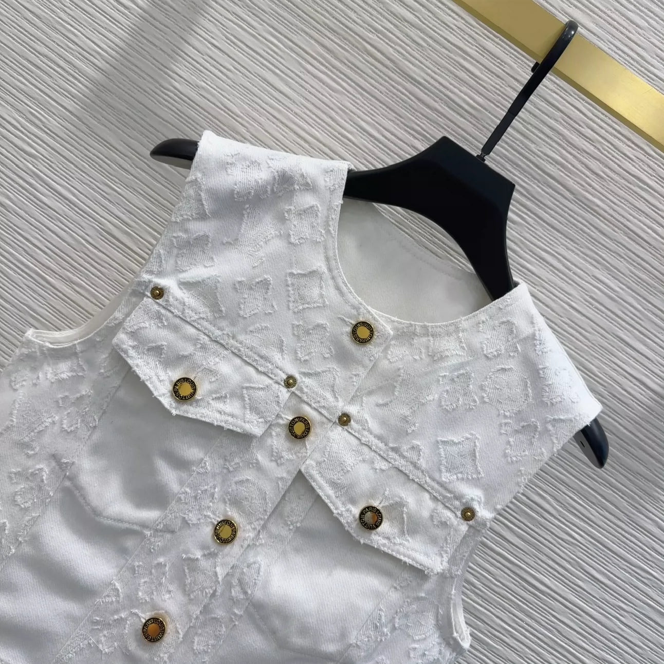 L 25 New Pocket Round Neck Sleeveless Vest Jacket